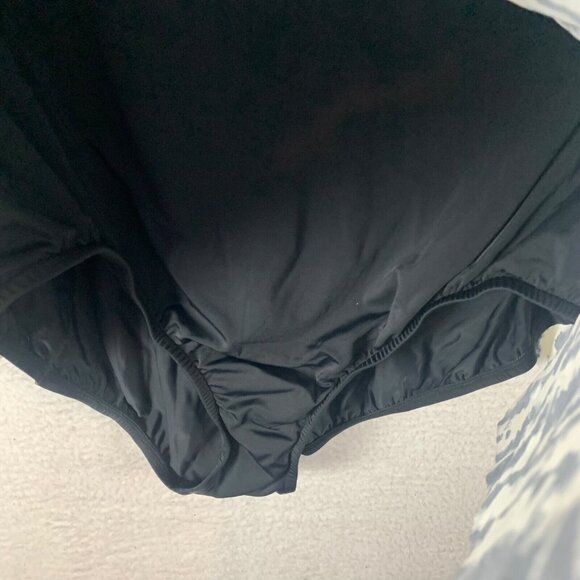 Swim Solutions Womens Tummy Control Tiered V-Neck Fauxkini Swimsuit Size 24W NWT - Picture 2 of 9